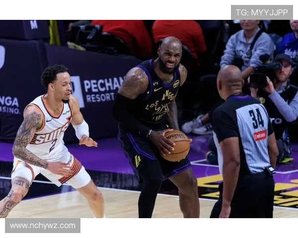 詹姆斯单核淘汰火箭将超越1-3逆转勇士