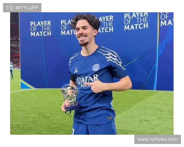 维蒂尼亚边接受采访边接妻子电话